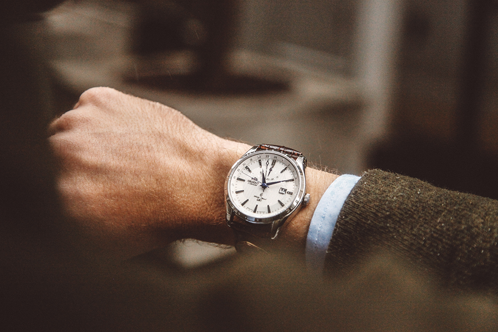 How to Set a GMT, Dual Time, and World Time Watch
