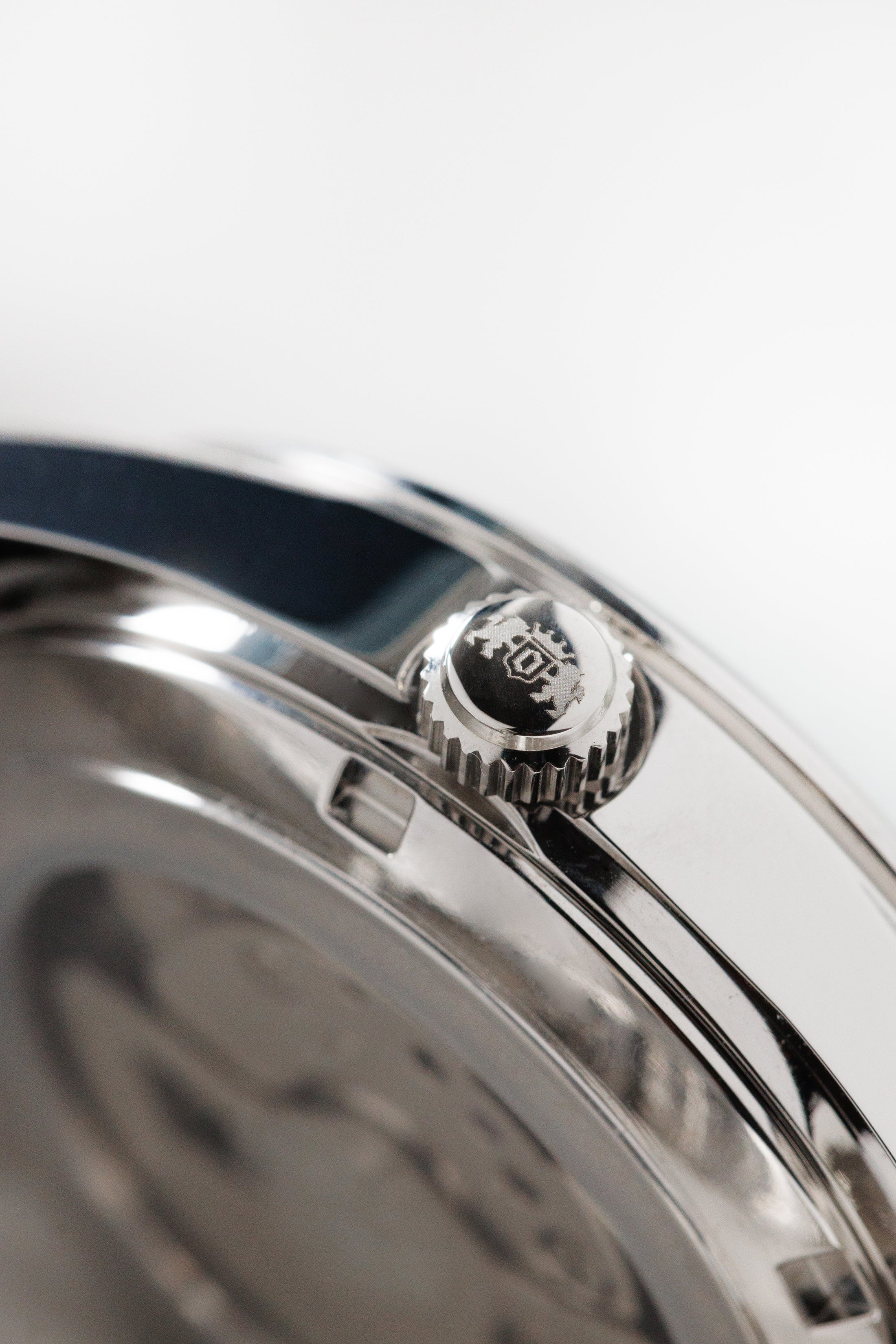 Orient Stretto Date