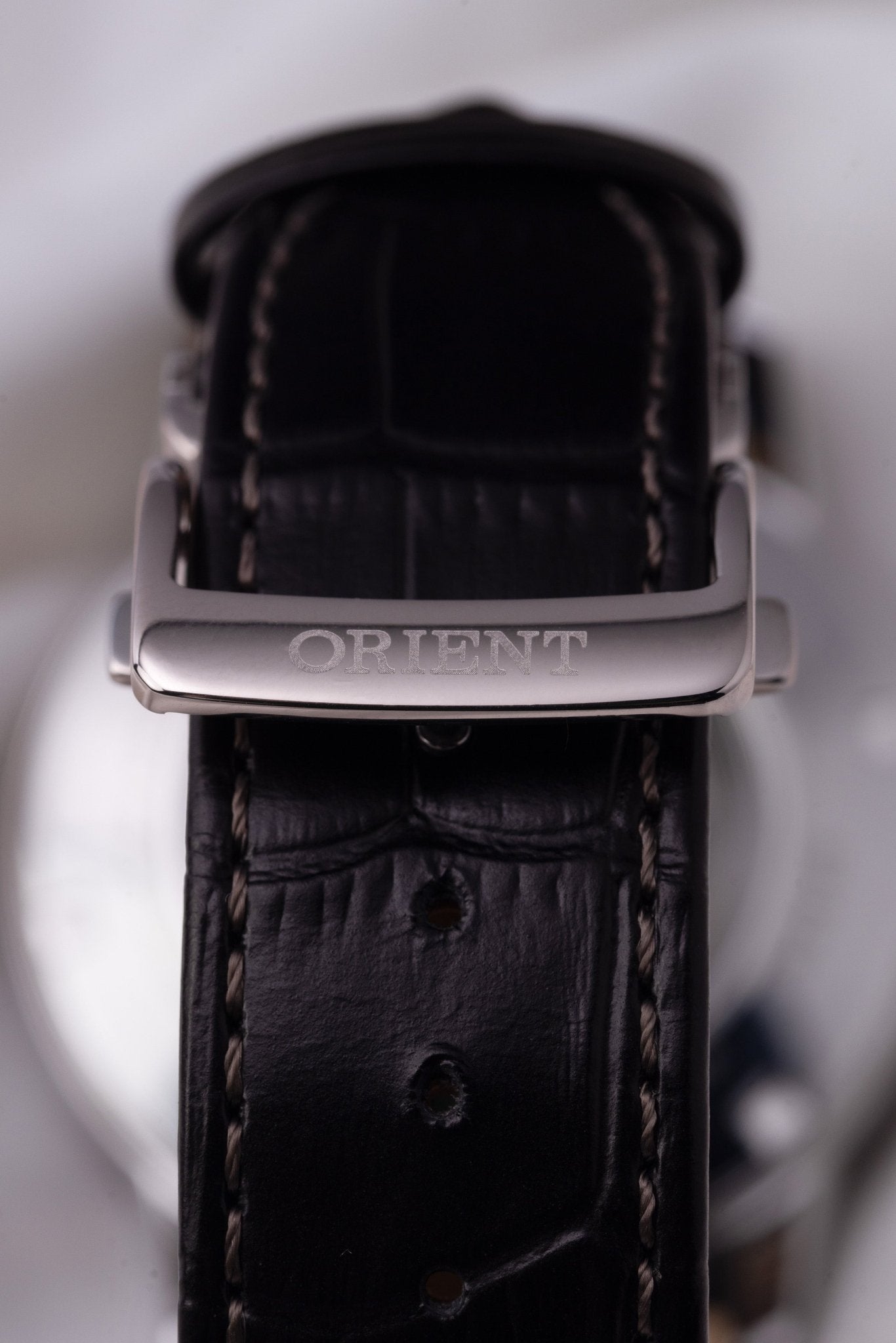 LEATHER STRAP WITH DEPLOYANT CLASP